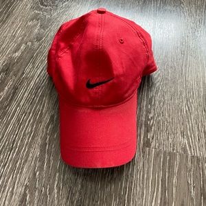 Nike red women’s baseball cap hat